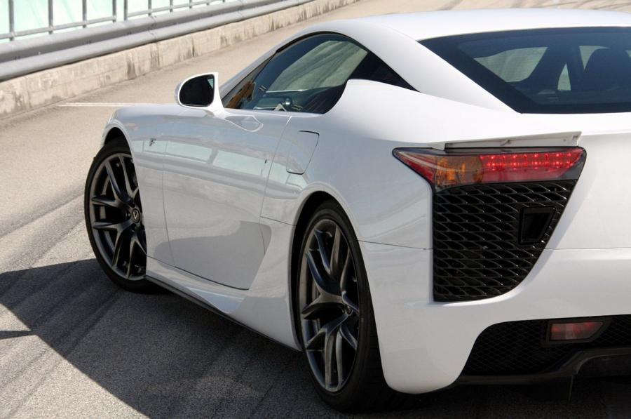  Lexus LF-A 2010 года  (фото 192 из 213)